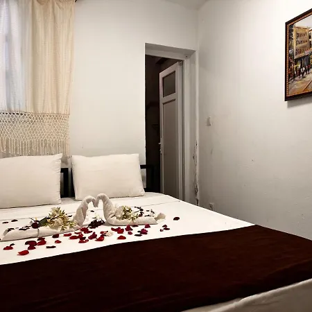 Umayra Apartmanhotel *